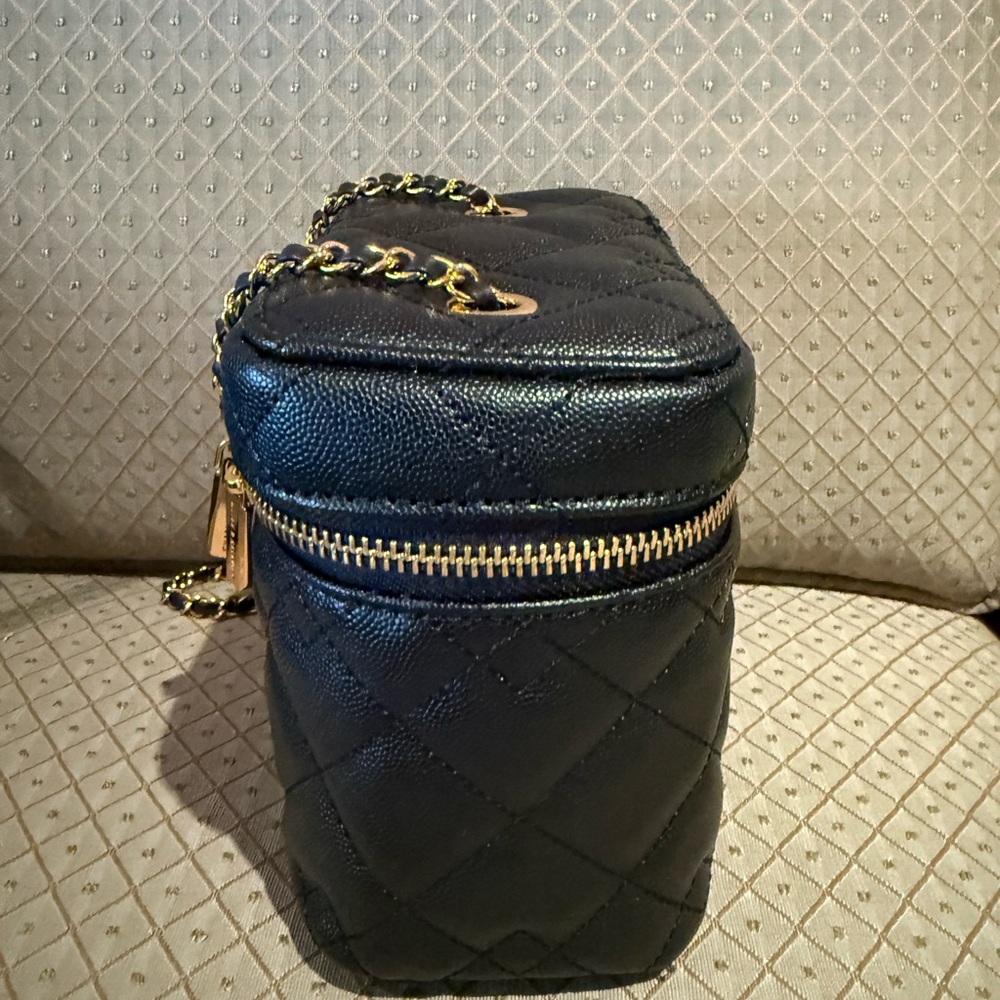 Charles & Keith Black Quilt Bag - Picture 10 of 14